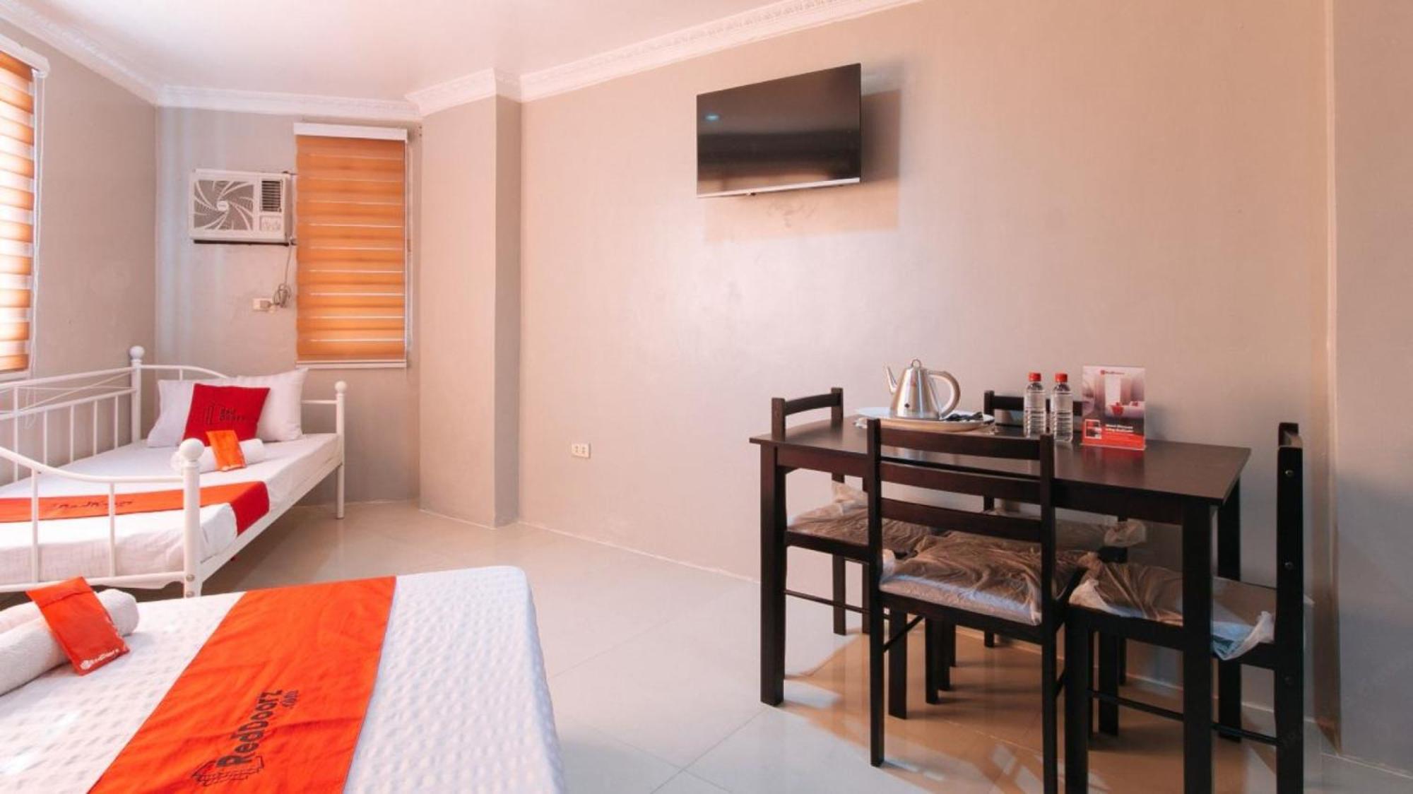 RedDoorz Manila Venetian Hotel - Quarantine Hotel Zewnętrze zdjęcie