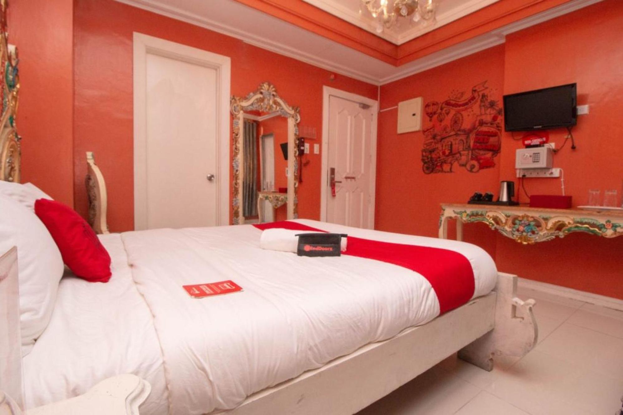 RedDoorz Manila Venetian Hotel - Quarantine Hotel Zewnętrze zdjęcie