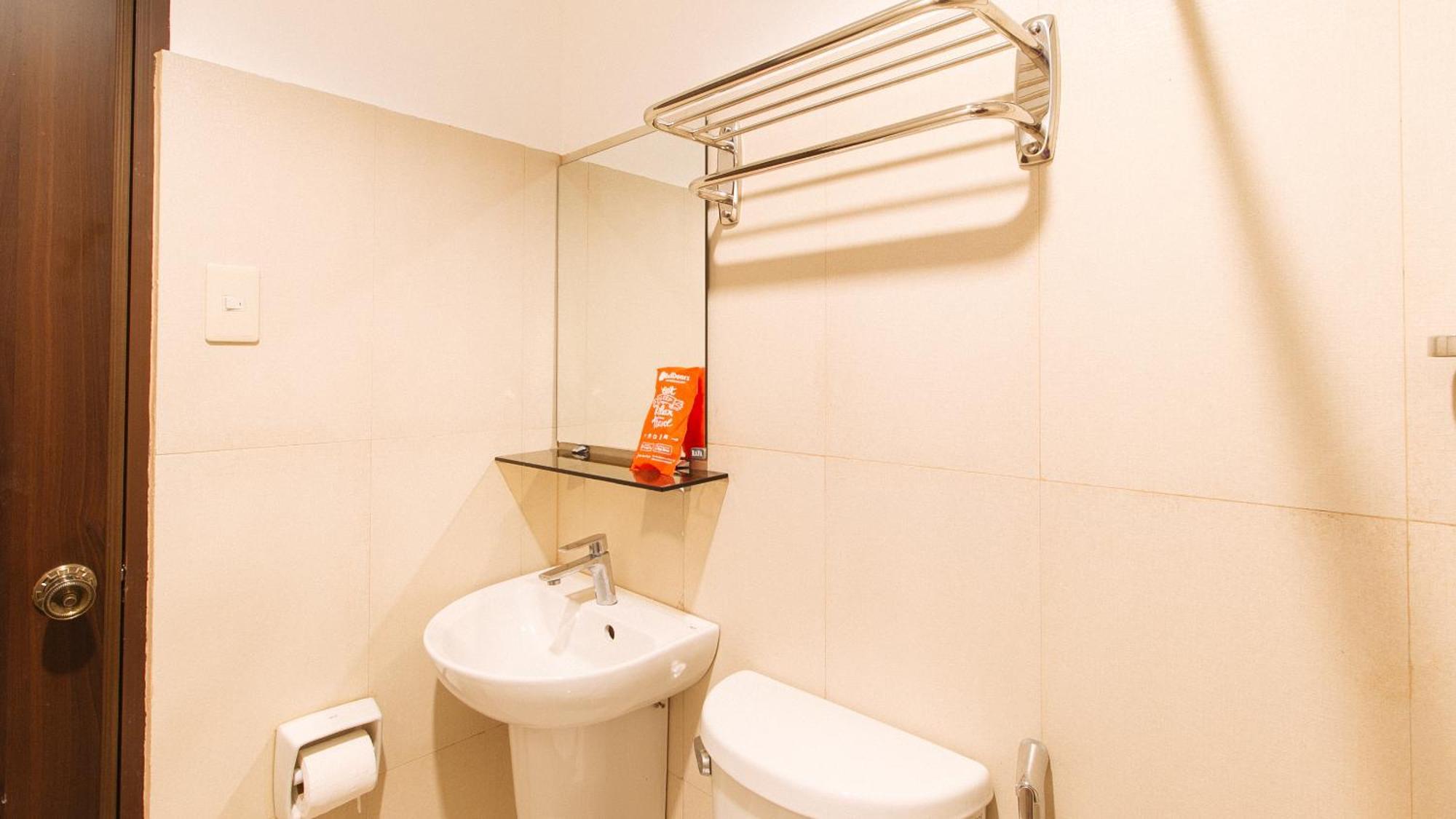 RedDoorz Manila Venetian Hotel - Quarantine Hotel Zewnętrze zdjęcie