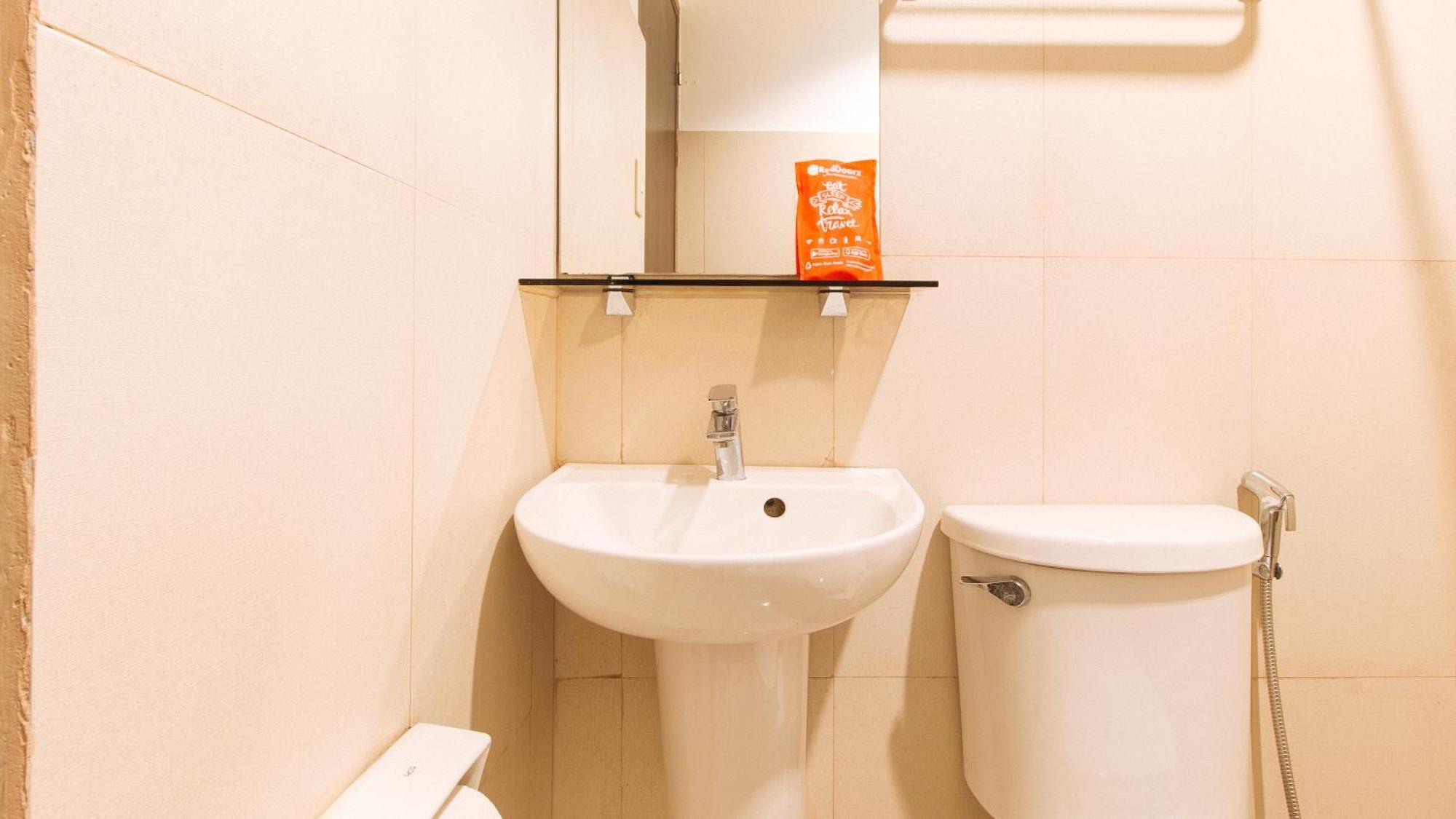 RedDoorz Manila Venetian Hotel - Quarantine Hotel Zewnętrze zdjęcie