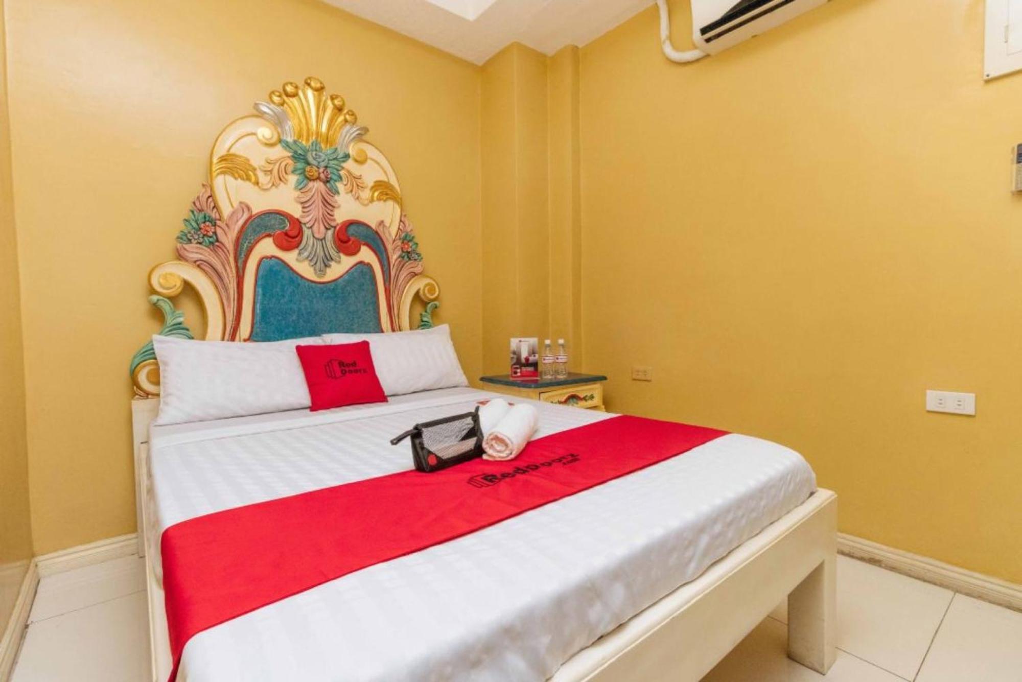 RedDoorz Manila Venetian Hotel - Quarantine Hotel Zewnętrze zdjęcie