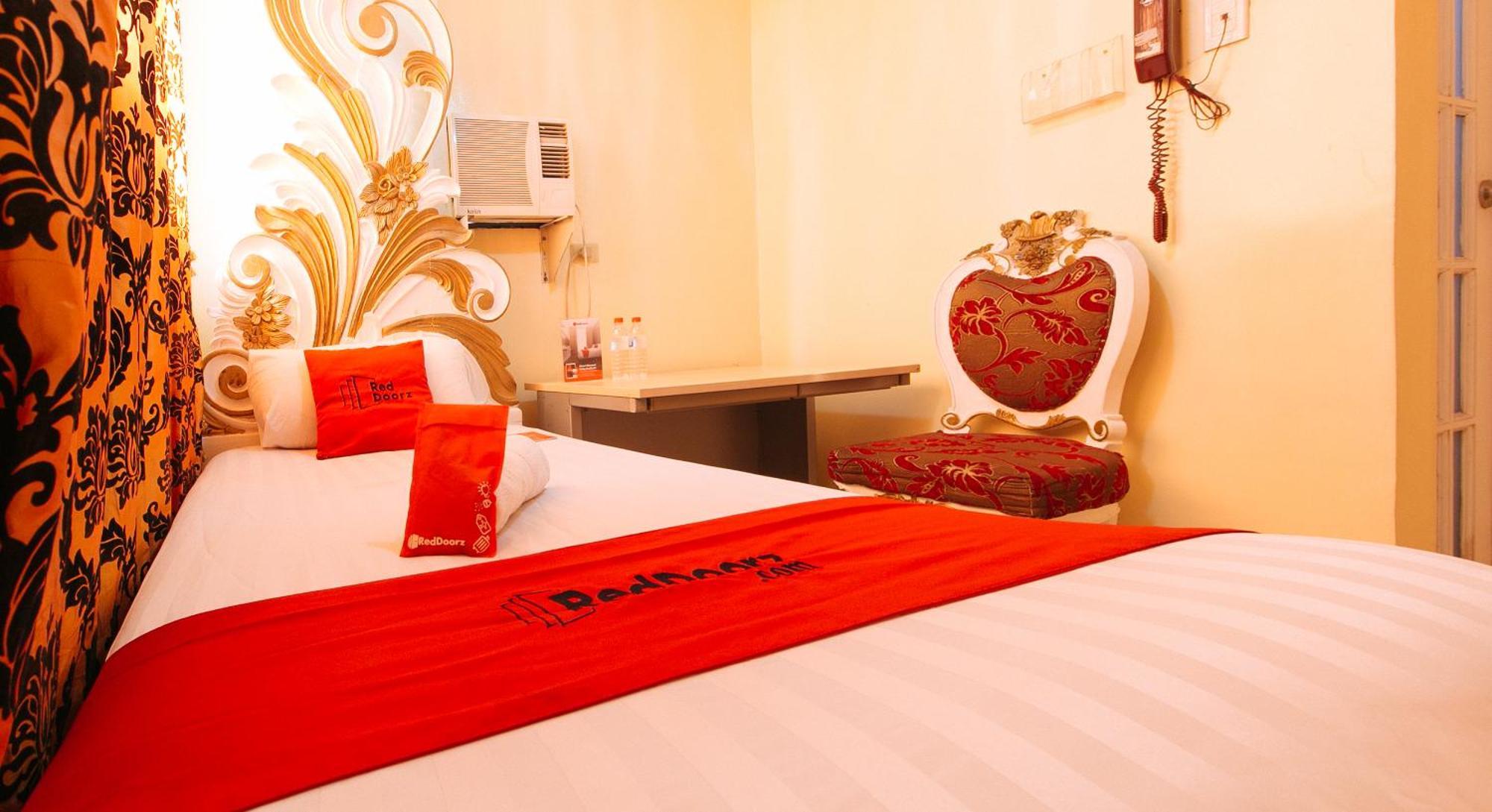 RedDoorz Manila Venetian Hotel - Quarantine Hotel Zewnętrze zdjęcie