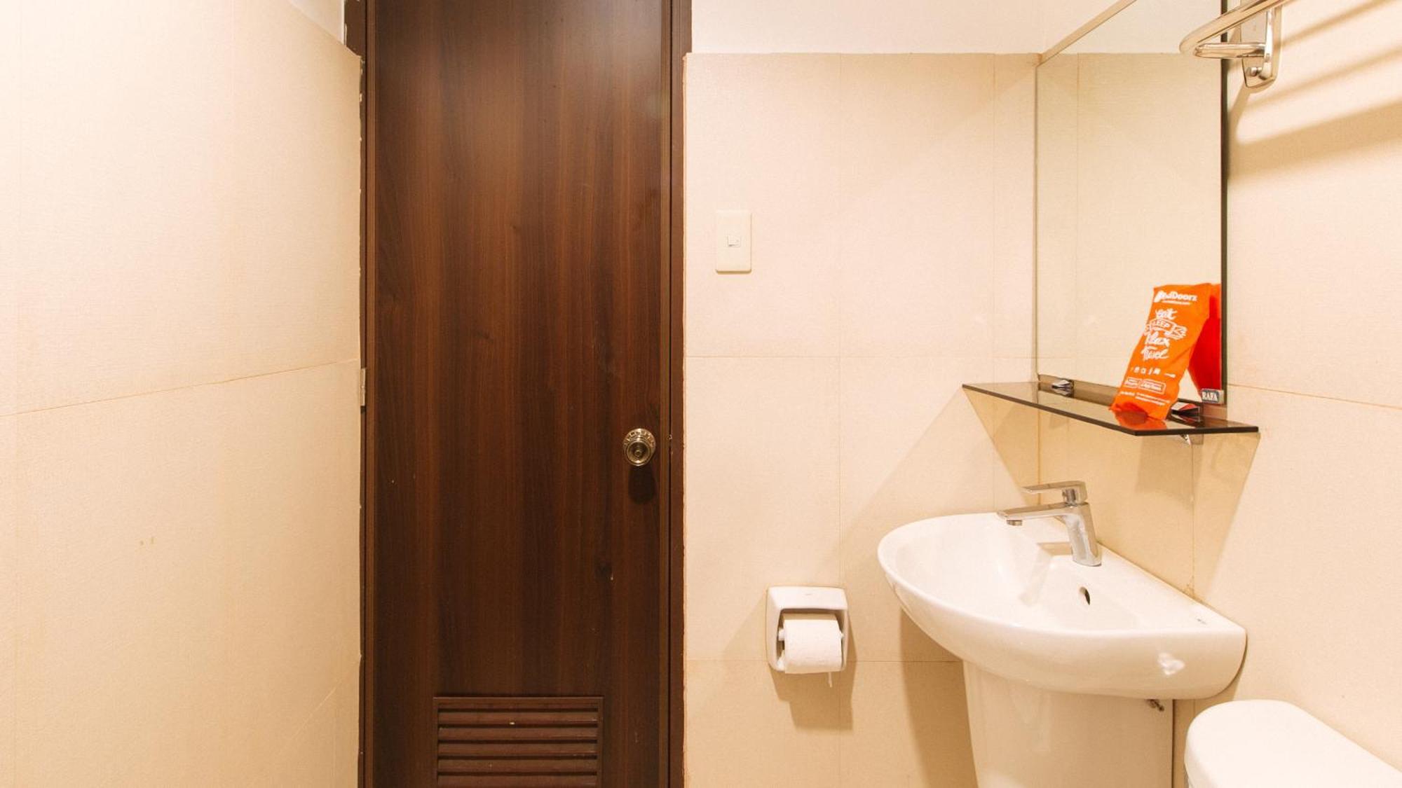RedDoorz Manila Venetian Hotel - Quarantine Hotel Zewnętrze zdjęcie