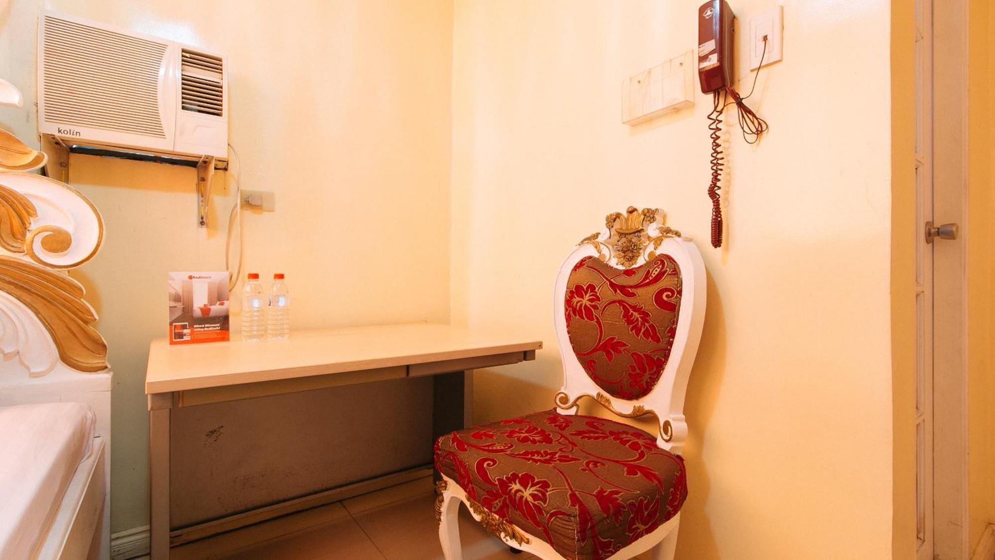 RedDoorz Manila Venetian Hotel - Quarantine Hotel Zewnętrze zdjęcie