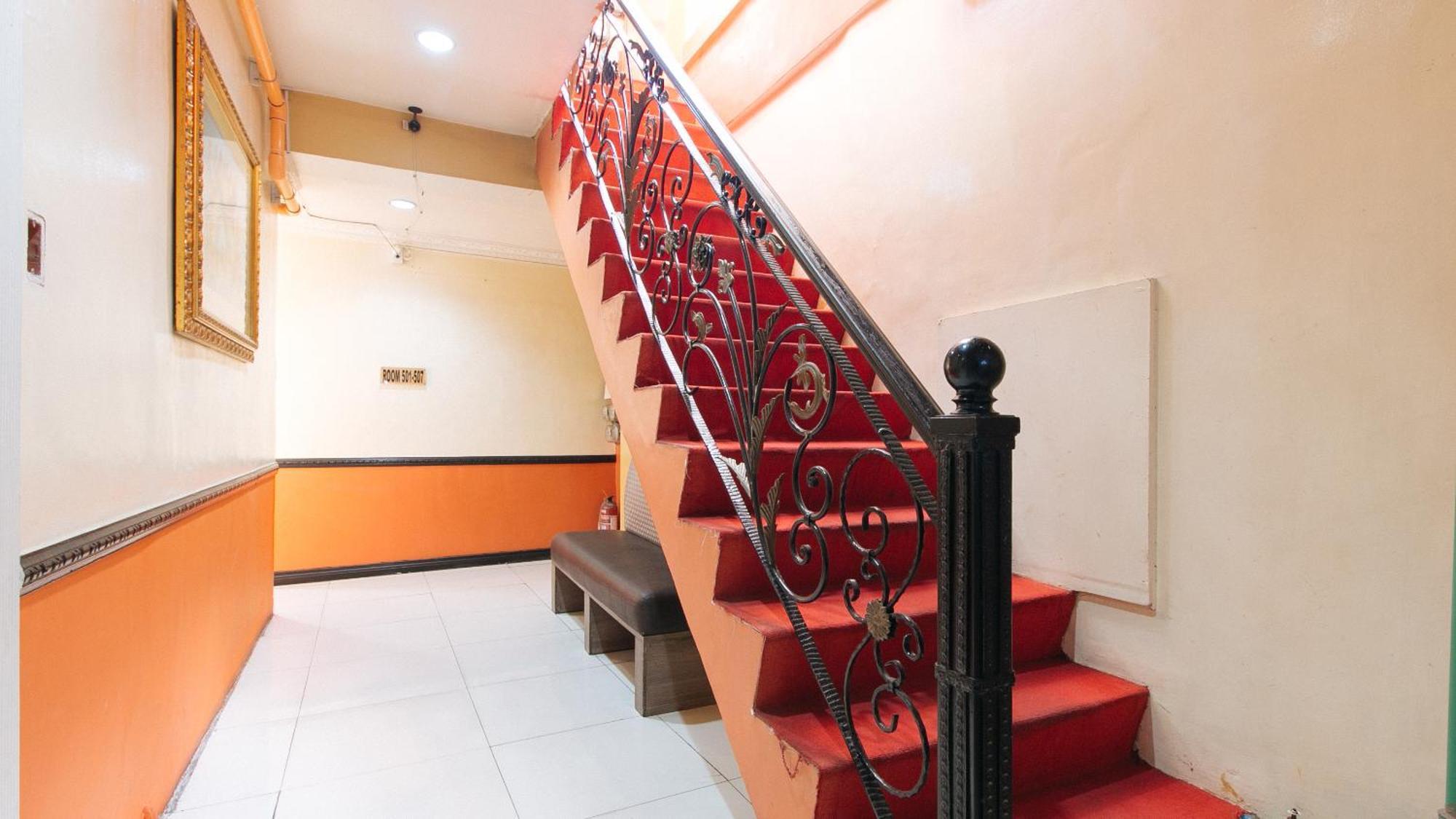 RedDoorz Manila Venetian Hotel - Quarantine Hotel Zewnętrze zdjęcie